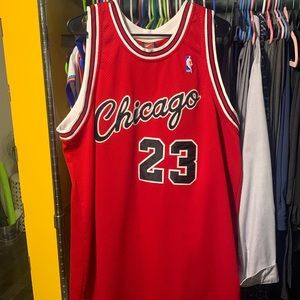 NBA Chicago Bulls Retro Michael Jordan Jersey (80s logo)